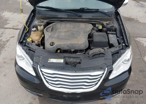 2013 Chrysler 200 Limited из США, поврежденный, VIN 1C3CCBCGXDN650198